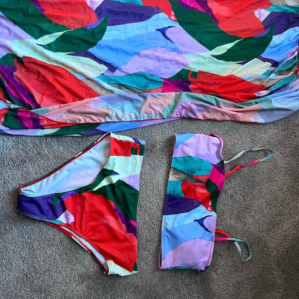 Colorful Abstract Print Bikini 3 pc Set - Picture 4 of 6